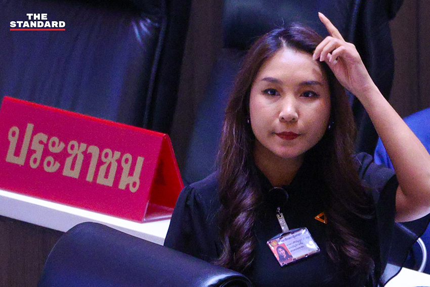 ภาพกลุ่ม สส. พรรคประชาชน 10 คน ขณะปฏิบัติหน้าที่ในรัฐสภา หลัง ป.ป.ช. ยื่นคดี 44 สส. ต่อศาล 2