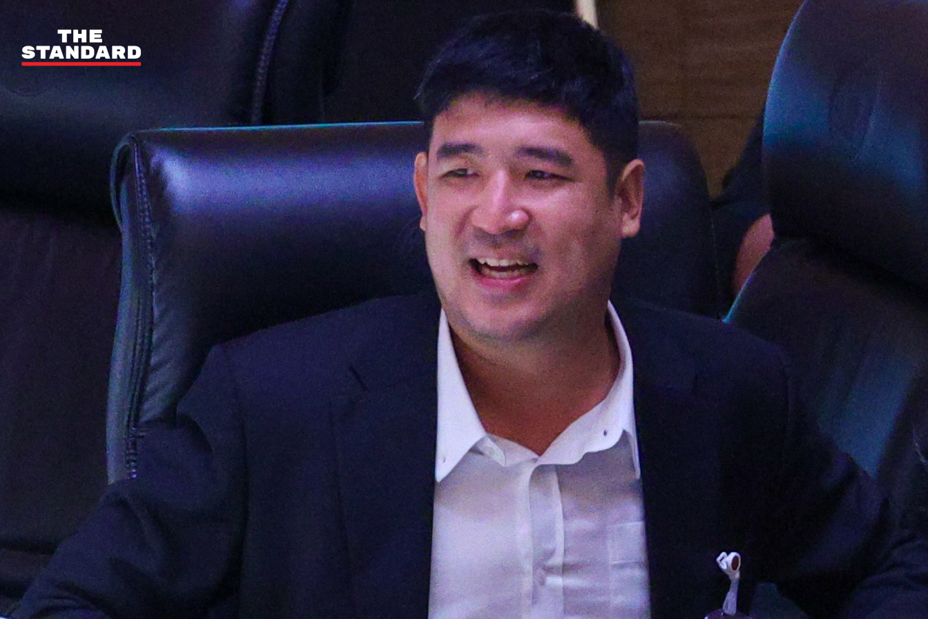 ภาพกลุ่ม สส. พรรคประชาชน 10 คน ขณะปฏิบัติหน้าที่ในรัฐสภา หลัง ป.ป.ช. ยื่นคดี 44 สส. ต่อศาล 4