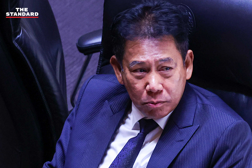 ภาพกลุ่ม สส. พรรคประชาชน 10 คน ขณะปฏิบัติหน้าที่ในรัฐสภา หลัง ป.ป.ช. ยื่นคดี 44 สส. ต่อศาล 8