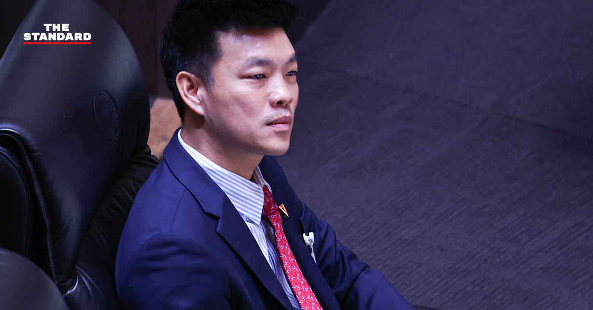 ภาพกลุ่ม สส. พรรคประชาชน 10 คน ขณะปฏิบัติหน้าที่ในรัฐสภา หลัง ป.ป.ช. ยื่นคดี 44 สส. ต่อศาล