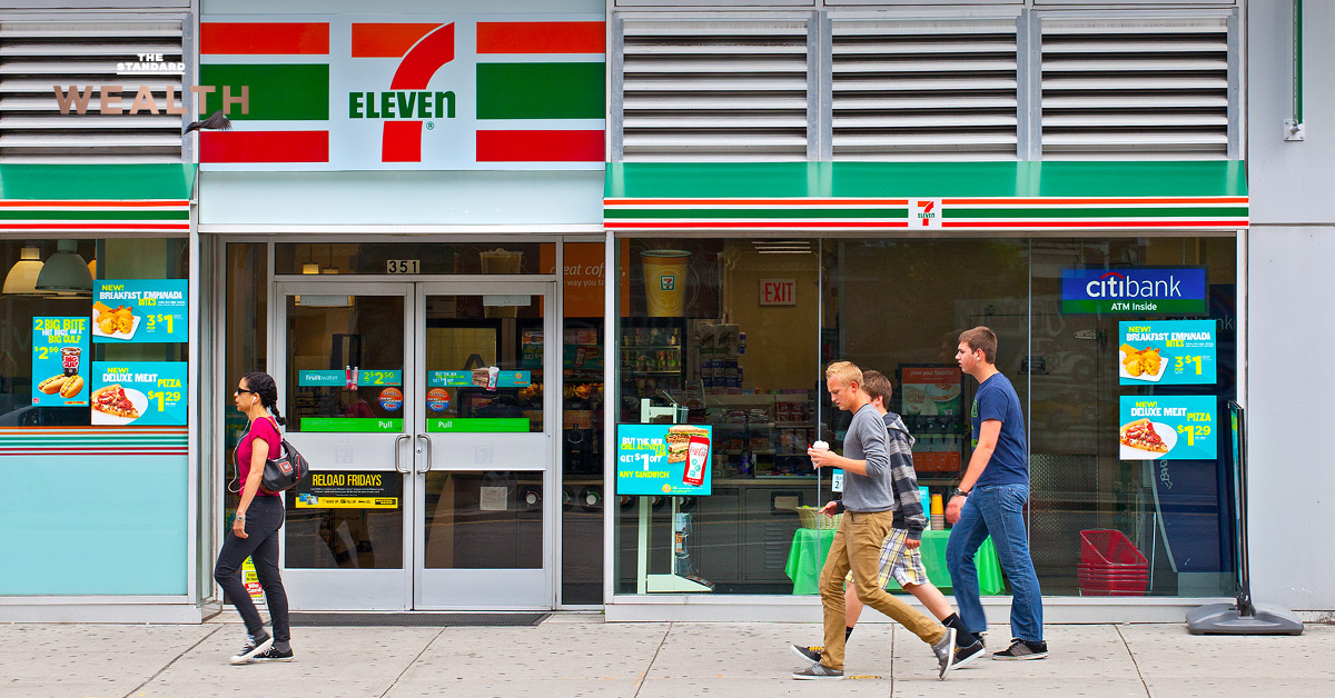 ร้าน 7-Eleven ในสหรัฐฯ พร้อมข้อความระบุบริษัทแม่สั่งปิด 645 สาขาที่ไม่ทำกำไร