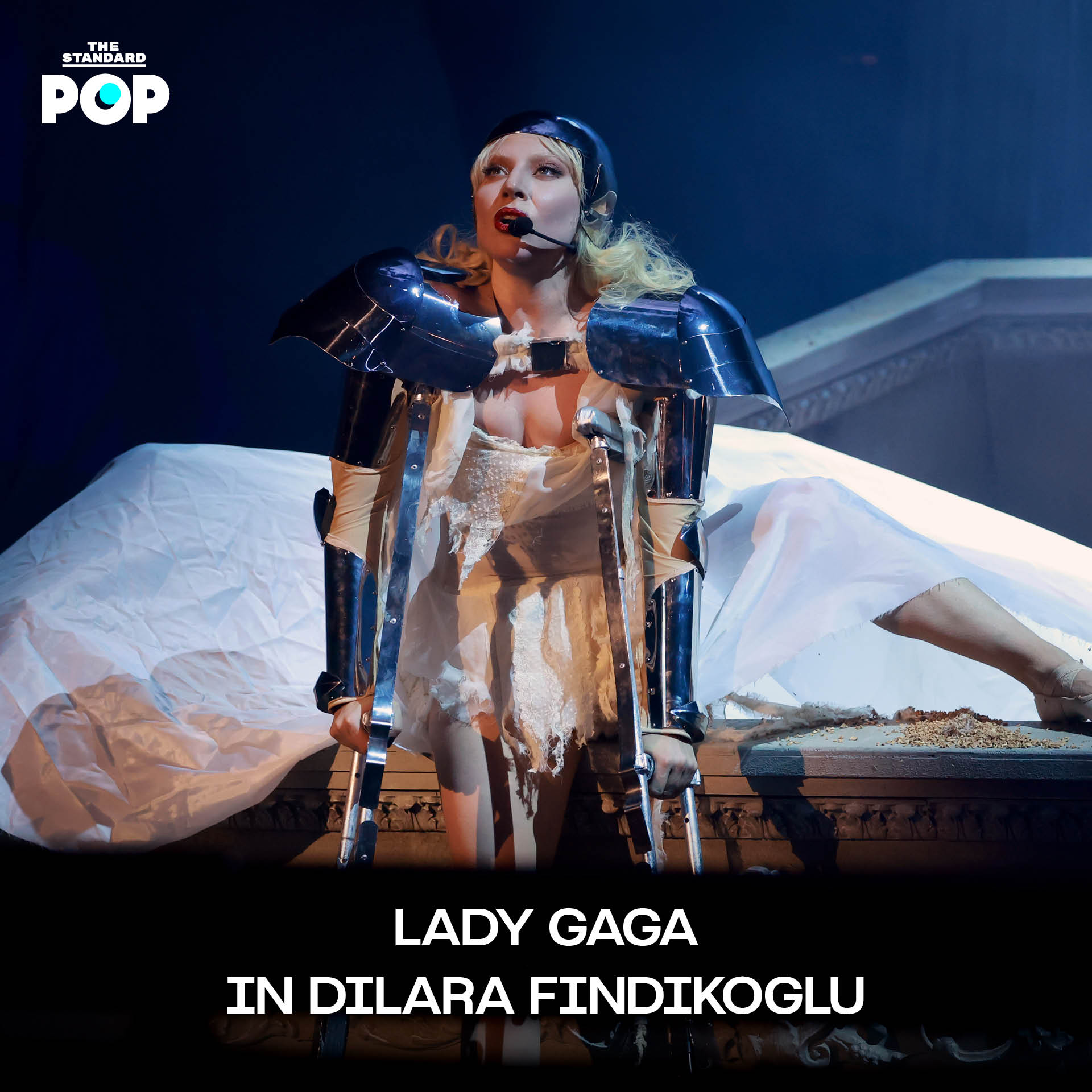 ภาพประกอบบทความแสดง 7 ลุคแฟชั่นสุดไอคอนิกของศิลปินดังบนเวที Coachella 1