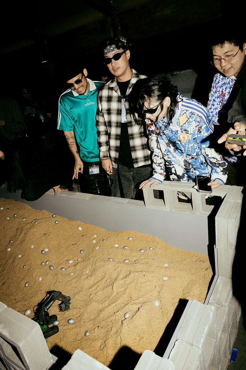 ภาพบรรยากาศงานเปิดตัวรองเท้า ADIDAS ORIGINALS x KNOWWHERE STUDIOS รุ่น SUPERSTAR KNOWWHERE 5