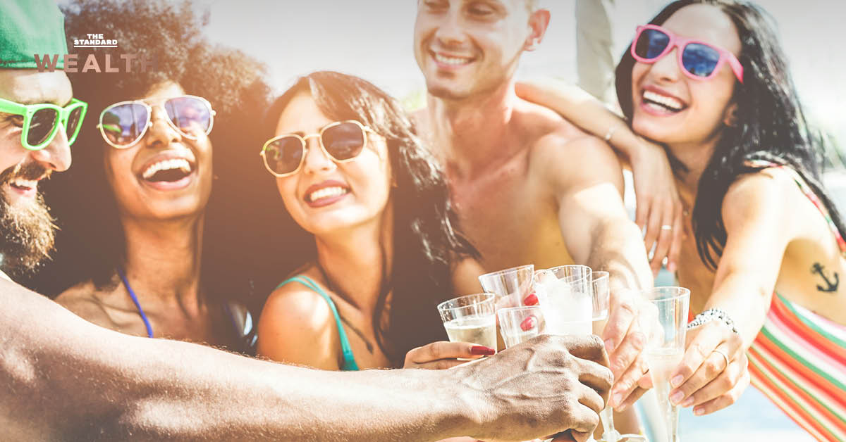 ภาพประกอบผลสำรวจความคิดเห็นประชาชนเกี่ยวกับการรื้อกติกาแอลกอฮอล์เพื่อกระตุ้นเศรษฐกิจท่องเที่ยว