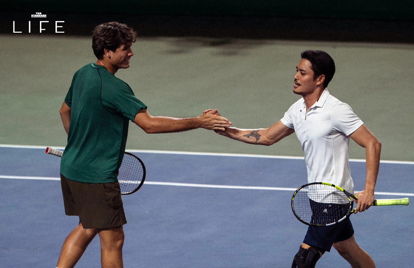 ภาพสนามเทนนิส ALM x Impact Tennis ใหม่ในย่านเมืองทองธานี พร้อมผู้คนกำลังเล่นเทนนิส 11