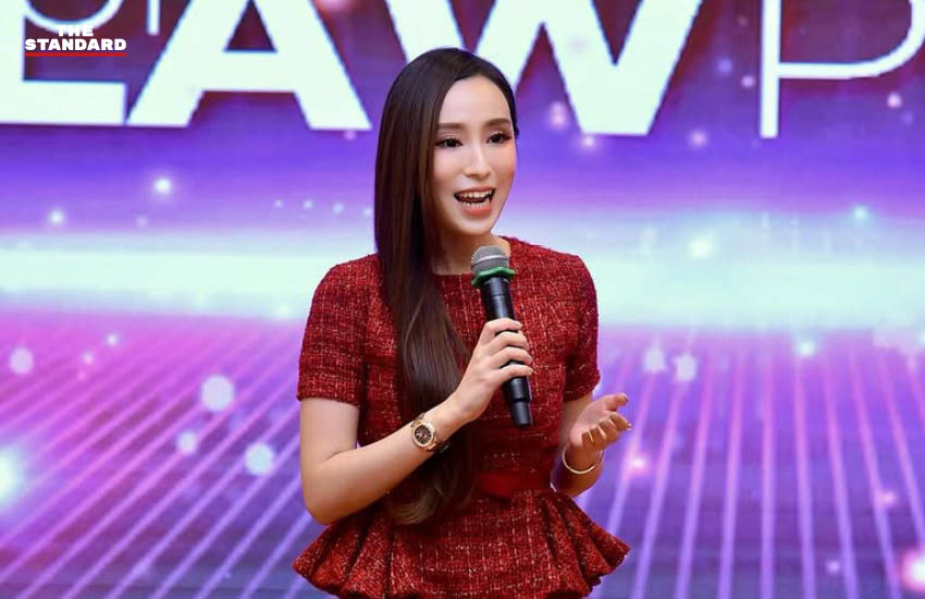 ภาพทีมโฆษกรัฐบาลหญิงล้วนชุดใหม่ ‘อนุทิน 2’ ประกอบด้วย รัชดา ธนาดิเรก, ลลิดา เพริศวิวัฒนา, พลอยทะเล ลักษมีแสงจันทร์, และ ภัทร์ดารัสมิ์ ทองสลวยกร 4