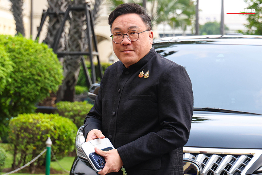 ภาพ อนุทิน ชาญวีรกูล ประธานการประชุมคณะรัฐมนตรีที่ทำเนียบรัฐบาล 2