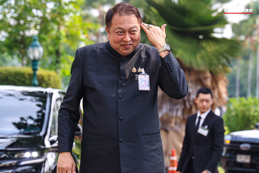 ภาพ อนุทิน ชาญวีรกูล ประธานการประชุมคณะรัฐมนตรีที่ทำเนียบรัฐบาล 3