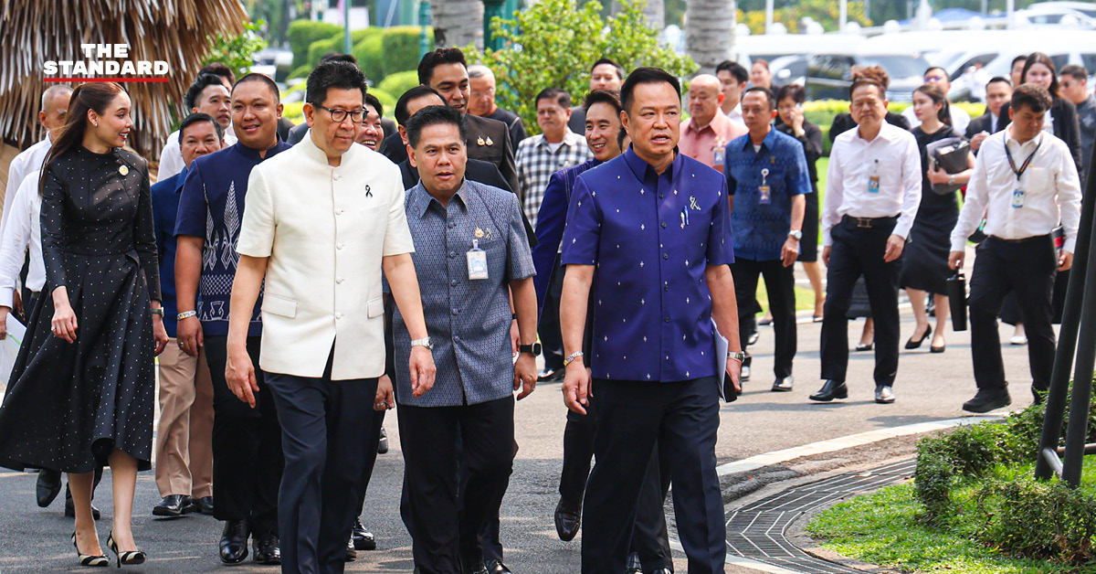 ภาพ อนุทิน ชาญวีรกูล ประธานการประชุมคณะรัฐมนตรีที่ทำเนียบรัฐบาล