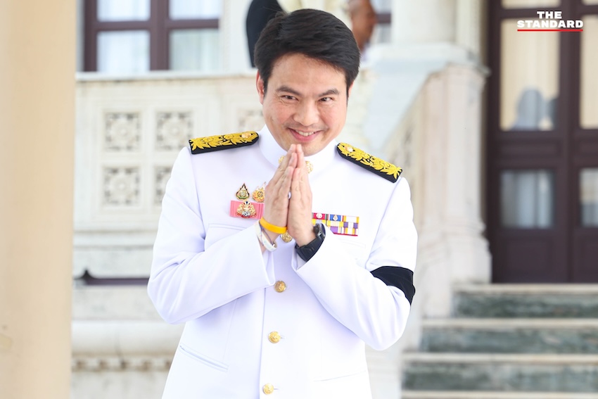 คณะรัฐมนตรี อนุทิน 2 ทยอยเดินทางเข้าทำเนียบรัฐบาล เพื่อถ่ายภาพติดบัตรประจำตัวรัฐมนตรี 12