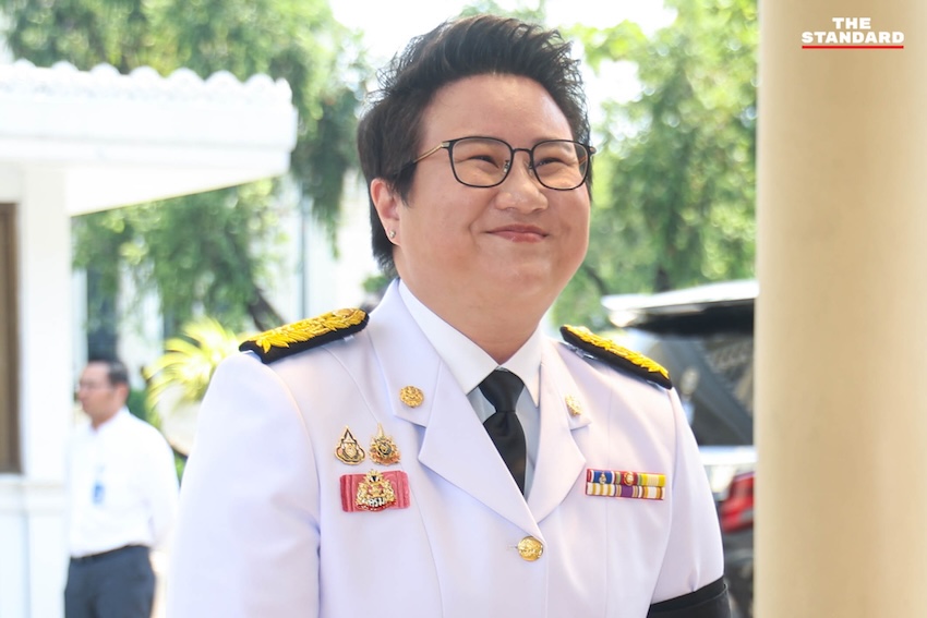 คณะรัฐมนตรี อนุทิน 2 ทยอยเดินทางเข้าทำเนียบรัฐบาล เพื่อถ่ายภาพติดบัตรประจำตัวรัฐมนตรี 14