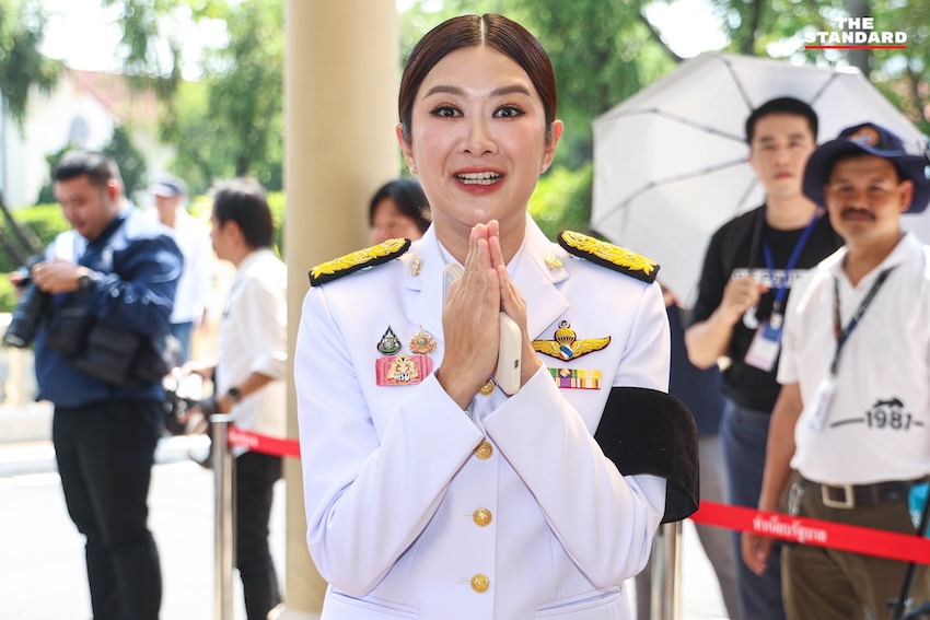 คณะรัฐมนตรี อนุทิน 2 ทยอยเดินทางเข้าทำเนียบรัฐบาล เพื่อถ่ายภาพติดบัตรประจำตัวรัฐมนตรี 18