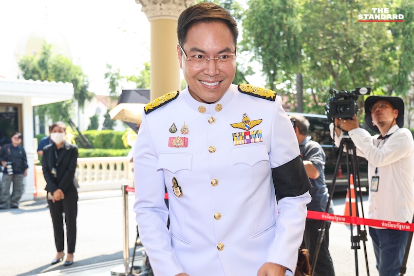 คณะรัฐมนตรี อนุทิน 2 ทยอยเดินทางเข้าทำเนียบรัฐบาล เพื่อถ่ายภาพติดบัตรประจำตัวรัฐมนตรี 27