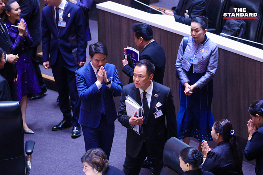 ภาพ นายกรัฐมนตรี อนุทิน ชาญวีรกูล แถลงนโยบายรัฐบาลต่อ ที่ประชุมรัฐสภา 14