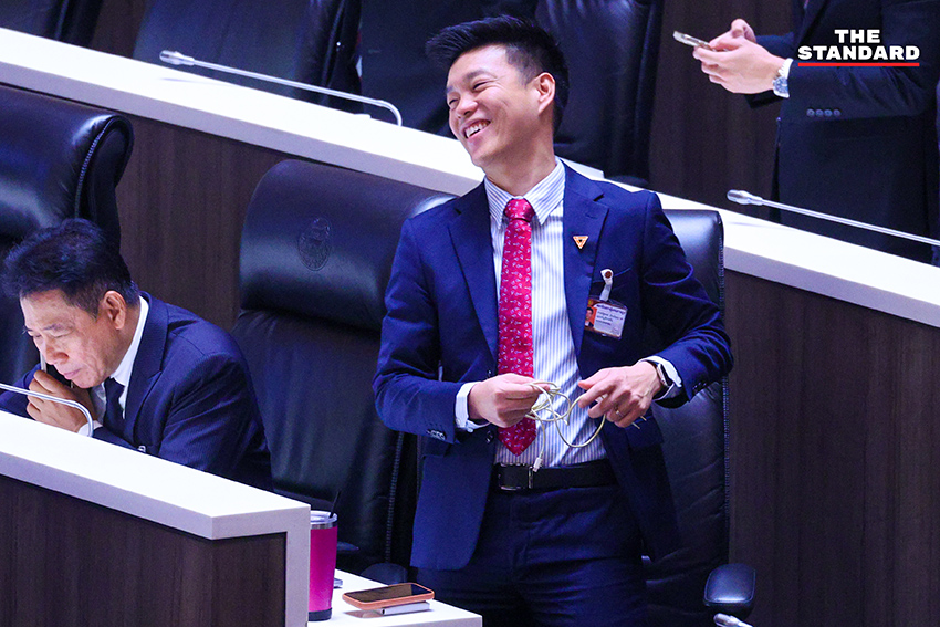ภาพ นายกรัฐมนตรี อนุทิน ชาญวีรกูล แถลงนโยบายรัฐบาลต่อ ที่ประชุมรัฐสภา 15