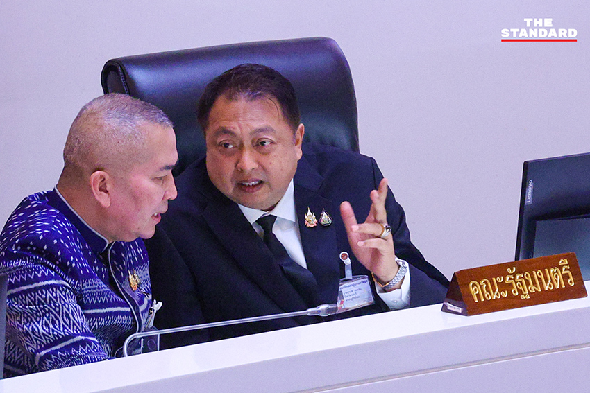 ภาพ นายกรัฐมนตรี อนุทิน ชาญวีรกูล แถลงนโยบายรัฐบาลต่อ ที่ประชุมรัฐสภา 4