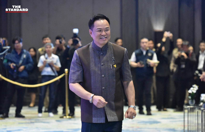 ภาพ อนุทิน ชาญวีรกูล เป็นประธานเปิดงานวันผู้สูงอายุและวันครอบครัว พร้อมเชิญชวน ‘ก้ม กราบ กอด’ เพื่อสร้างความเข้มแข็งในครอบครัว 1