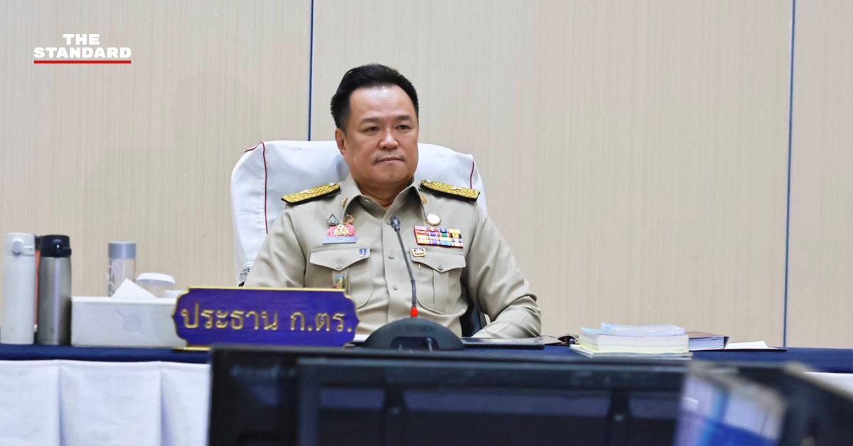 อนุทิน ชาญวีรกูล ประธานการประชุมคณะกรรมการข้าราชการตำรวจ (ก.ตร.) ที่สำนักงานตำรวจแห่งชาติ