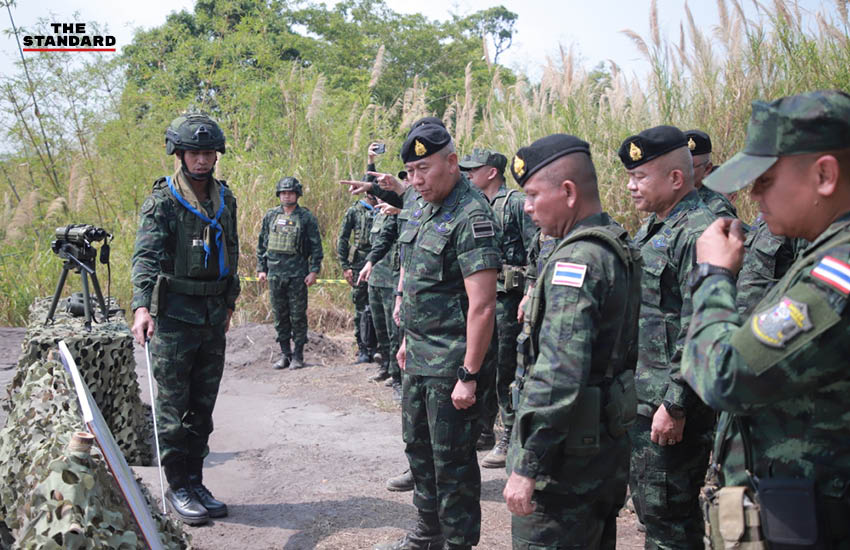 ผบ.ทบ. ตรวจเยี่ยมให้กำลังใจกำลังพล ที่ปฏิบัติภารกิจแนวชายแดนไทย-กัมพูชา ในจังหวัดอุบลราชธานี 2