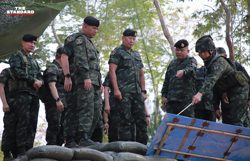 ผบ.ทบ. ตรวจเยี่ยมให้กำลังใจกำลังพล ที่ปฏิบัติภารกิจแนวชายแดนไทย-กัมพูชา ในจังหวัดอุบลราชธานี 5