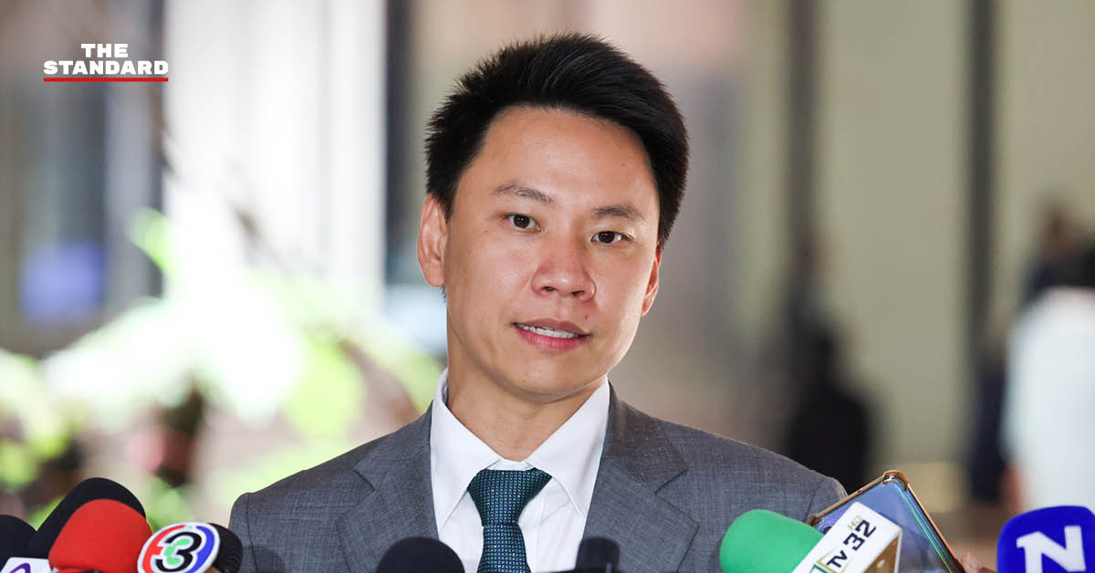 ภาพประกอบ อรรถกร ศิริลัทธยากร ให้สัมภาษณ์ถึงกรณีการสั่งย้าย อดีตอธิบดีกรมฝนหลวง