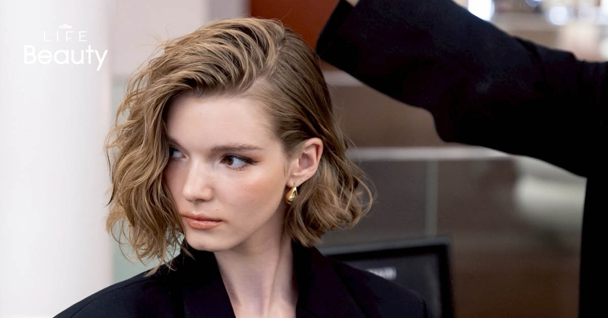 นางแบบแสดงทรงผม Cool Beach Wave และ Wavy Bob จาก BALMAIN HAIR