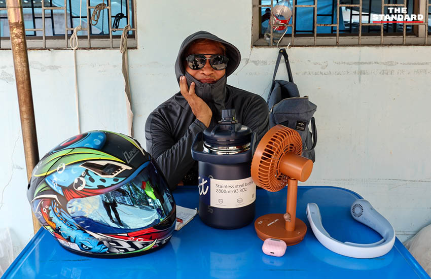 ประชาชนใช้บริการห้องหลบร้อนหรือดื่มน้ำฟรีที่ กทม. จัดหาให้ เพื่อรับมืออากาศร้อนจัด 3