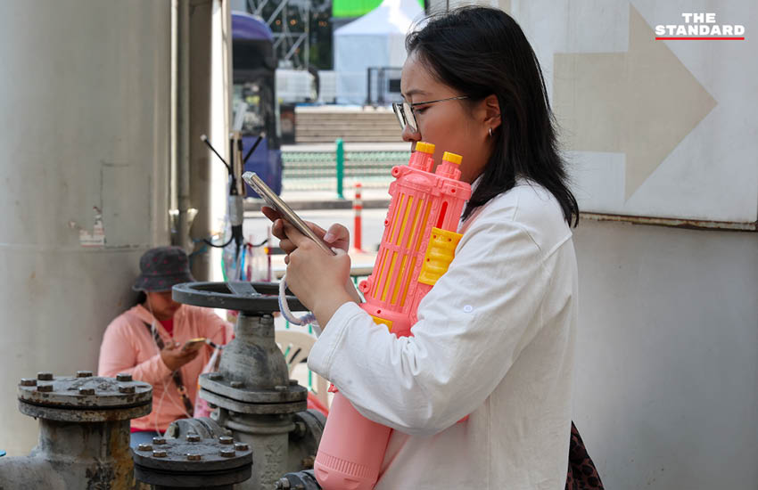 ภาพบรรยากาศกรุงเทพมหานคร เตรียมพร้อมรับเทศกาลสงกรานต์ 2569 โดยมีรูปปั้นถูกห่อหุ้มด้วยพลาสติก 5