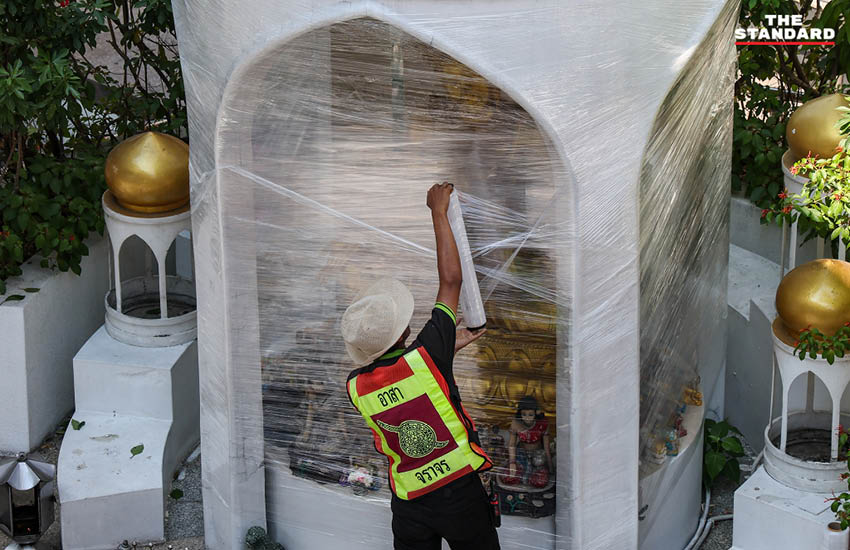 ภาพบรรยากาศกรุงเทพมหานคร เตรียมพร้อมรับเทศกาลสงกรานต์ 2569 โดยมีรูปปั้นถูกห่อหุ้มด้วยพลาสติก 6