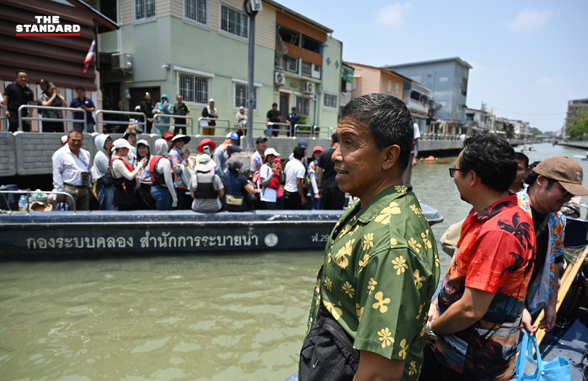 ชัชชาติ สิทธิพันธุ์ และคณะ พายเรือ SUP เก็บขยะคลองแสนแสบในเทศกาลสงกรานต์ 4