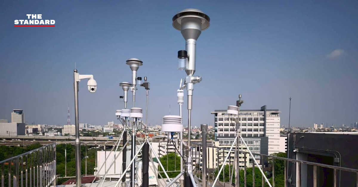 ภาพสถานีตรวจวัดคุณภาพอากาศ Superstation สำหรับวิเคราะห์ฝุ่น PM2.5 ที่ ม.เกษตรฯ