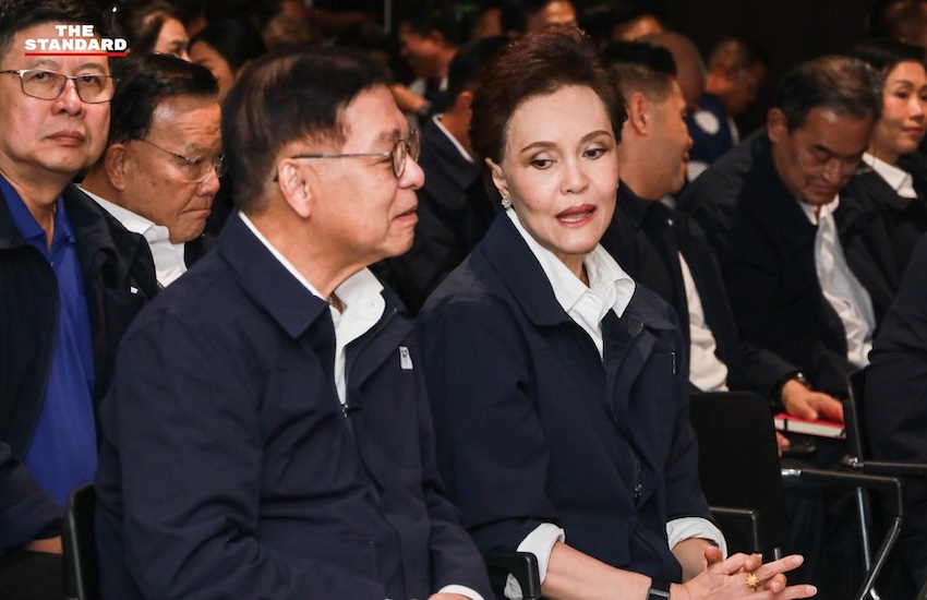 อนุทิน ชาญวีรกูล หัวหน้าพรรคภูมิใจไทย พร้อมแกนนำพรรค และจุลพันธ์ อมรวิวัฒน์ ร่วมพิธีทำบุญครบรอบ 18 ปี พรรคภูมิใจไทย 3