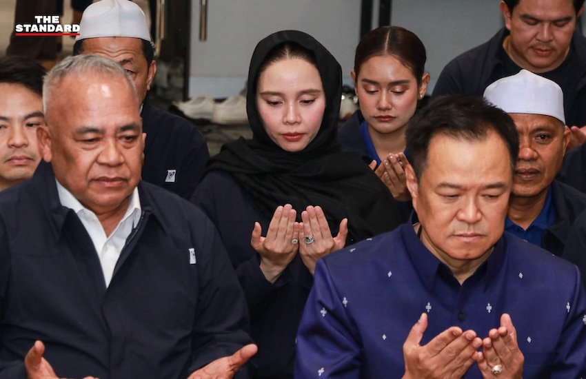 อนุทิน ชาญวีรกูล หัวหน้าพรรคภูมิใจไทย พร้อมแกนนำพรรค และจุลพันธ์ อมรวิวัฒน์ ร่วมพิธีทำบุญครบรอบ 18 ปี พรรคภูมิใจไทย 5