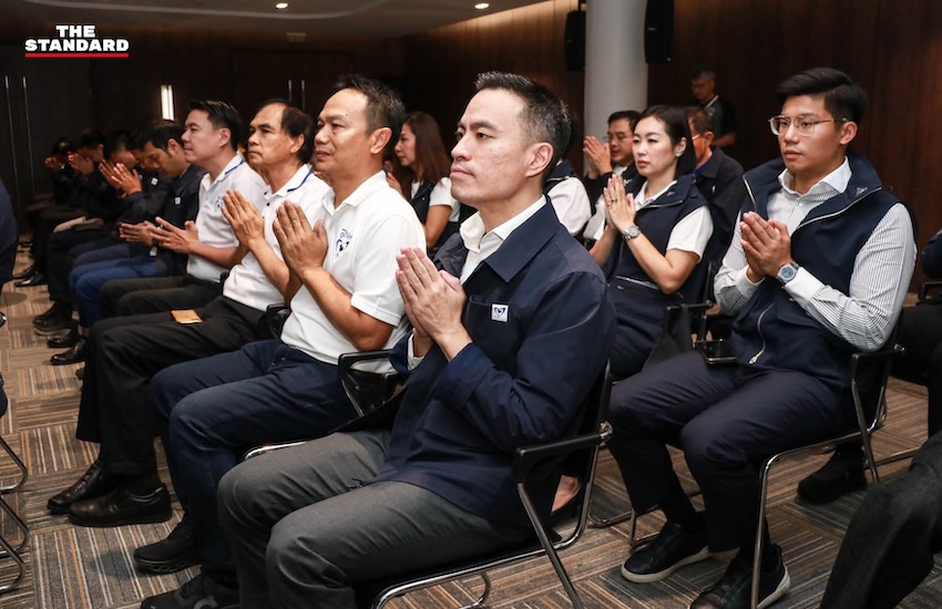อนุทิน ชาญวีรกูล หัวหน้าพรรคภูมิใจไทย พร้อมแกนนำพรรค และจุลพันธ์ อมรวิวัฒน์ ร่วมพิธีทำบุญครบรอบ 18 ปี พรรคภูมิใจไทย 7