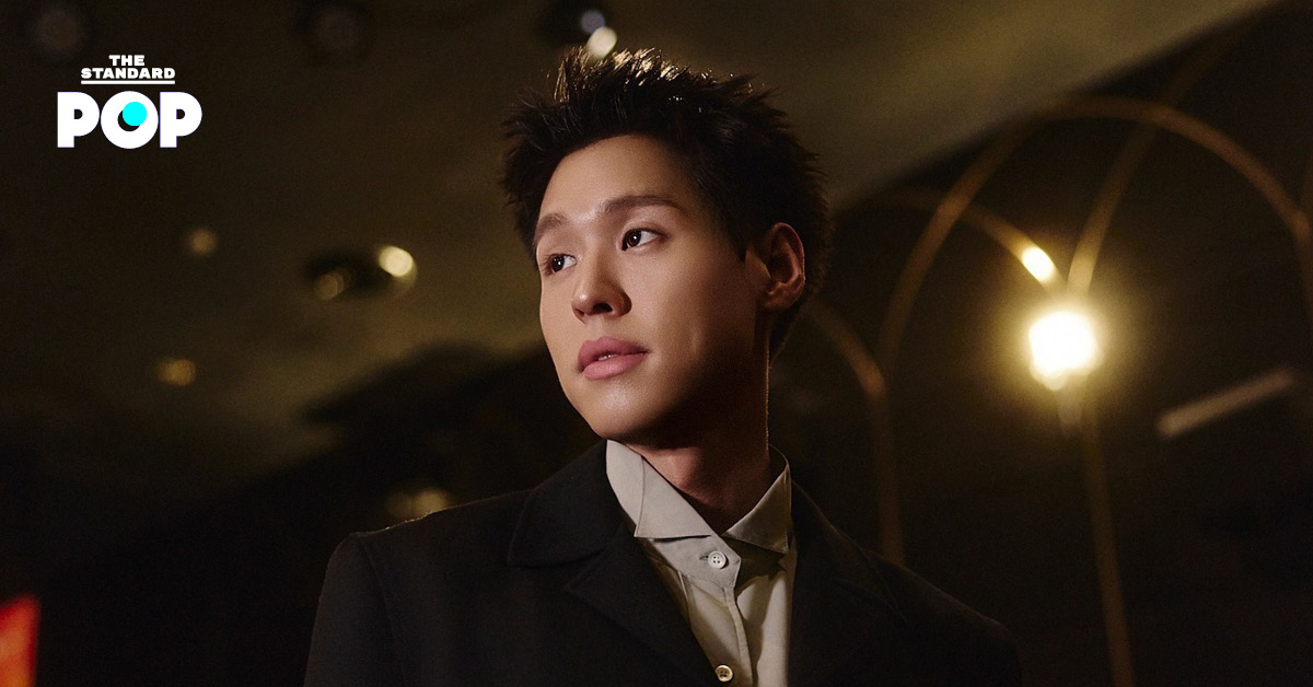 ภาพ บิวกิ้น พุฒิพงศ์ ในชุดสูท ระหว่างเข้าร่วมงาน Beijing International Film Festival ที่กรุงปักกิ่ง