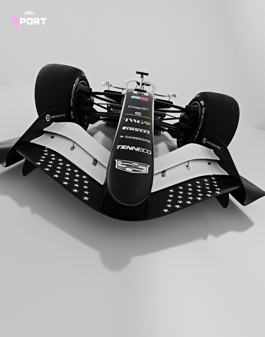 รถแข่ง F1 ของ แคดิลแลค ในลวดลายพิเศษฉลองโฮมเรซ ไมอามี จีพี ประดับธงชาติสหรัฐฯ 3