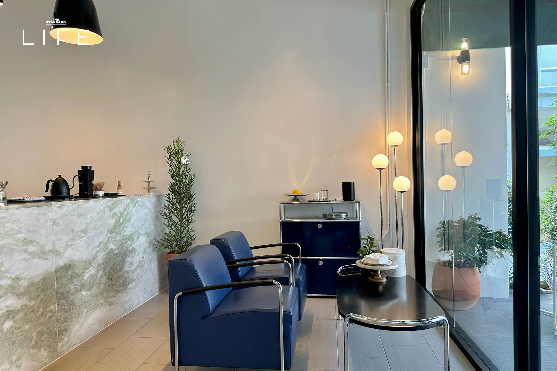 ภาพบรรยากาศภายใน Café Peltro คาเฟ่เกาหลีตกแต่งเรียบง่าย พร้อมเมนูกาแฟ ขนม และงานคราฟต์ Tableware 3