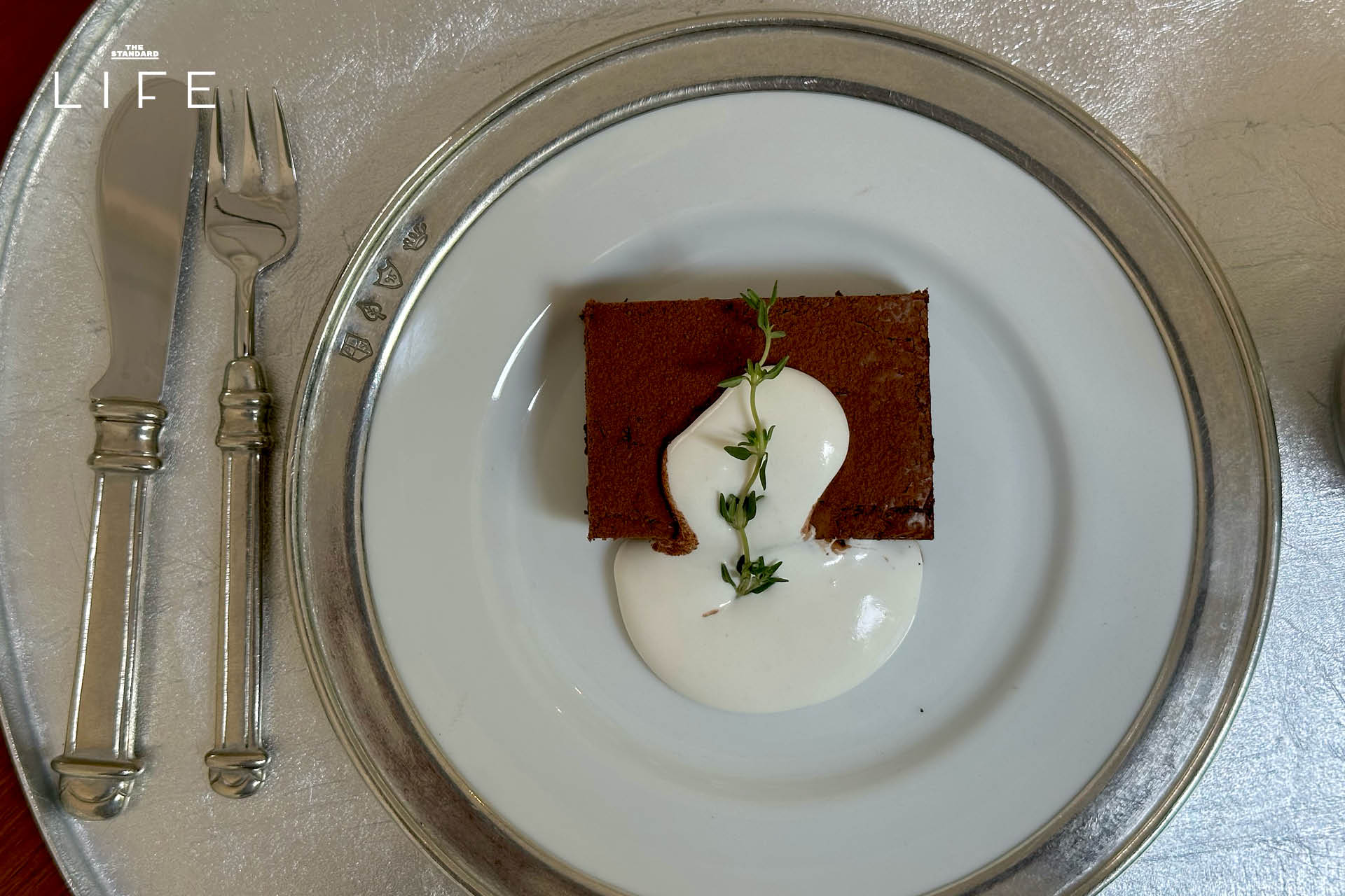 ภาพบรรยากาศภายใน Café Peltro คาเฟ่เกาหลีตกแต่งเรียบง่าย พร้อมเมนูกาแฟ ขนม และงานคราฟต์ Tableware 7