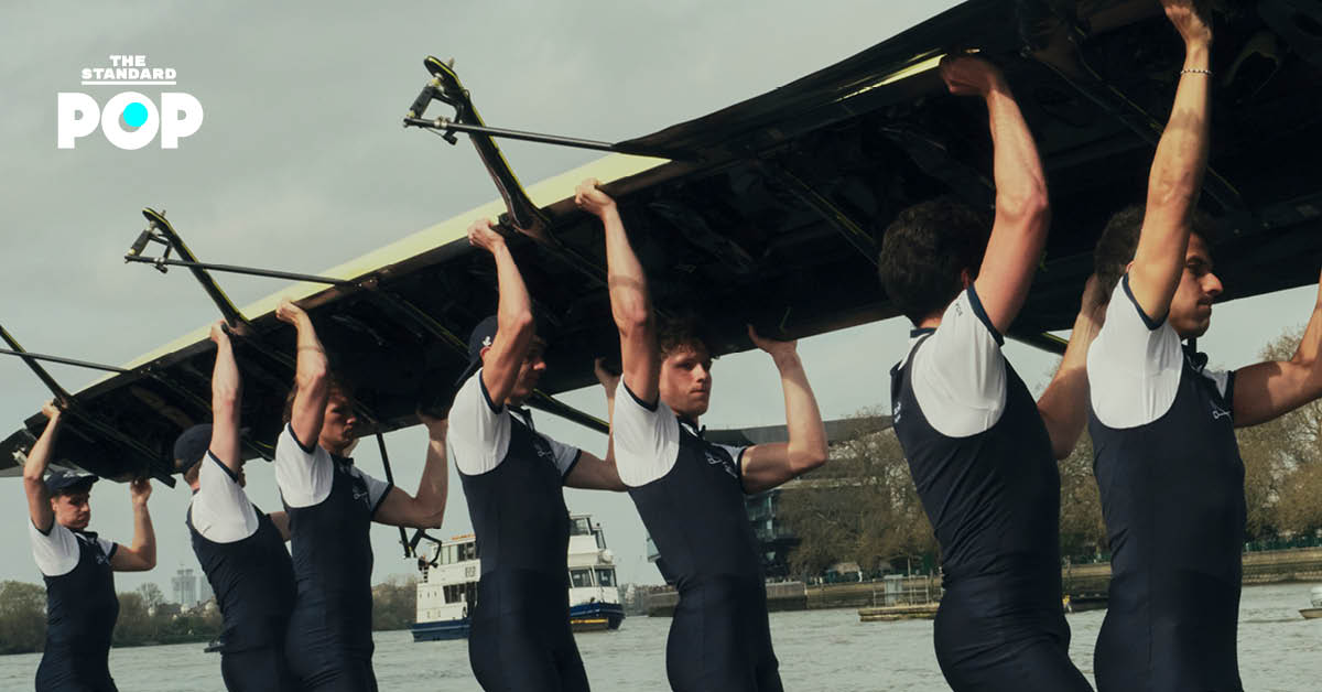 ภาพการแข่งขันพายเรือ Boat Race โดยมี CHANEL เป็นผู้สนับสนุนหลัก