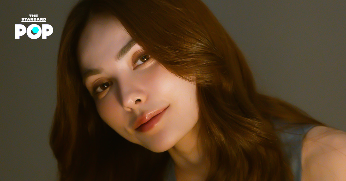 ภาพ ชาล็อต ออสติน ร้องเพลง 'LUCKY ME (โชคดีที่สุดเลย)' ประกอบซีรีส์ นทีร้อยเล่ห์