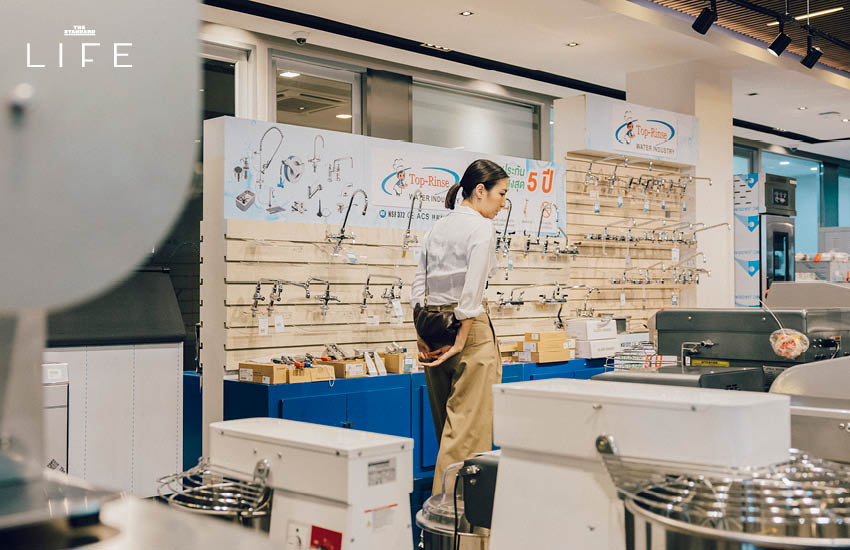 เชฟแพม เยี่ยมชมร้านค้าและร้านอาหารท้องถิ่นในย่านศาลายา 13