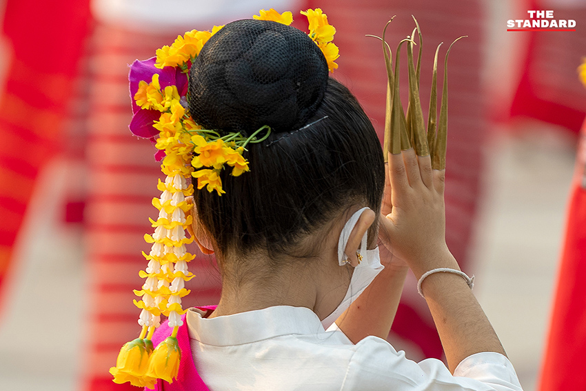 ช่างฟ้อนเล็บล้านนาสวมหน้ากากอนามัยซ้อมใหญ่ ที่เชียงใหม่ เพื่อเฉลิมฉลอง 730 ปีเมืองเชียงใหม่ ท่ามกลางสถานการณ์ฝุ่น PM2.5 7