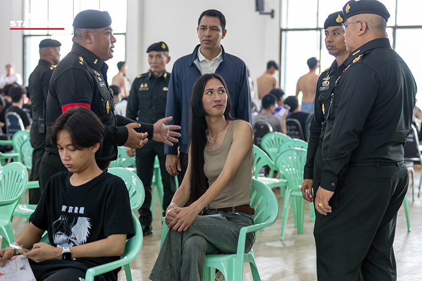 บรรยากาศการตรวจเลือกทหารกองเกินที่ เชียงใหม่ ท่ามกลางอากาศร้อนและฝุ่น PM2.5 กองทัพติดตั้งพัดลมอำนวยความสะดวก 13