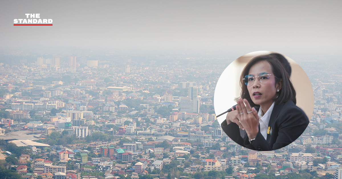 ภาพ พิมพ์ภัทรา วิชัยกุล สส. นครศรีธรรมราช ประธาน กมธ. แก้ฝุ่น-ไฟป่า กำลังประชุม พร้อมวาระ ครม. พิจารณา พ.ร.บ. อากาศสะอาด