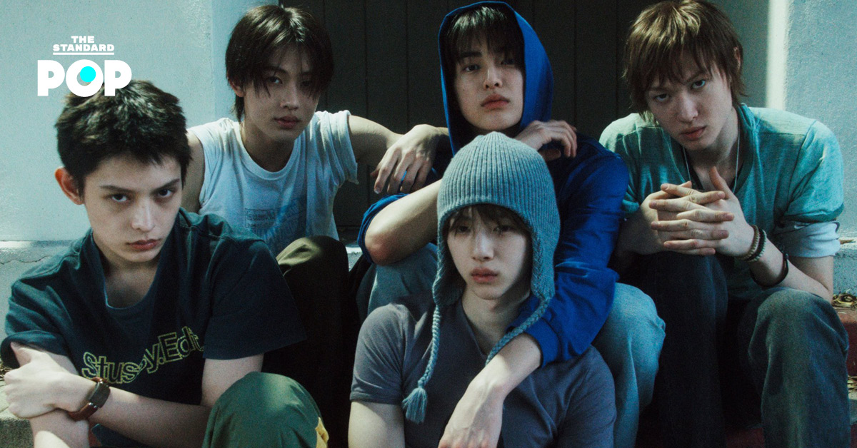 ภาพแทร็กลิสต์อัลบั้ม GREENGREEN ของ CORTIS ที่มีชื่อเพลงและเครดิตโปรดิวเซอร์ Martin และ Seonghyeon