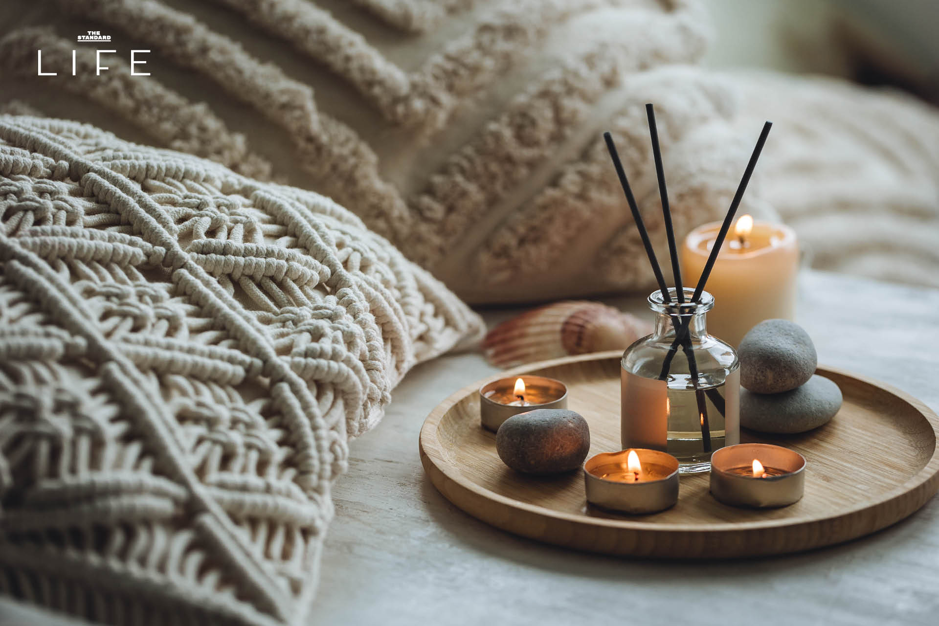 ภาพการตกแต่งห้องนั่งเล่นสไตล์ Cozy Living เพื่อคลายร้อนและสร้างบรรยากาศสบายๆ ต้อนรับฤดูร้อน 8