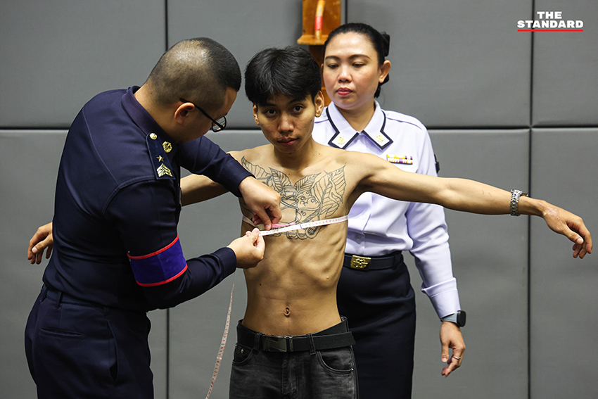 พล.ท.อดุลย์ รมว.กลาโหม ลงพื้นที่ตรวจเกณฑ์ทหาร ที่เซ็นทรัลเวสต์เกต นนทบุรี 11