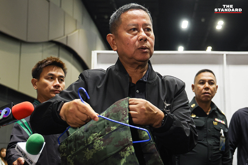 พล.ท.อดุลย์ รมว.กลาโหม ลงพื้นที่ตรวจเกณฑ์ทหาร ที่เซ็นทรัลเวสต์เกต นนทบุรี 6