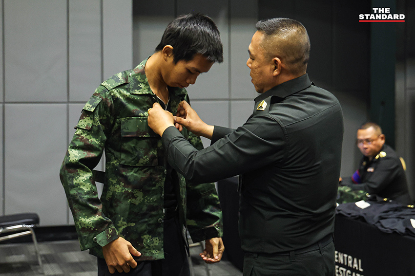 พล.ท.อดุลย์ รมว.กลาโหม ลงพื้นที่ตรวจเกณฑ์ทหาร ที่เซ็นทรัลเวสต์เกต นนทบุรี 9