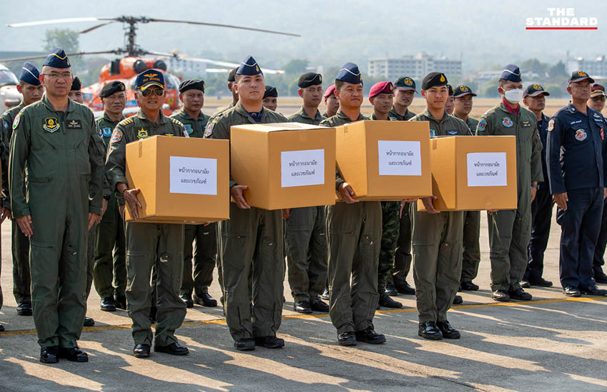 รัฐมนตรีว่าการกระทรวงกลาโหมและผู้บัญชาการทหารอากาศ ตรวจเยี่ยมหน่วยบินกองบิน 41 จังหวัดเชียงใหม่ เพื่อติดตามสถานการณ์ไฟป่าและฝุ่น PM2.5 5